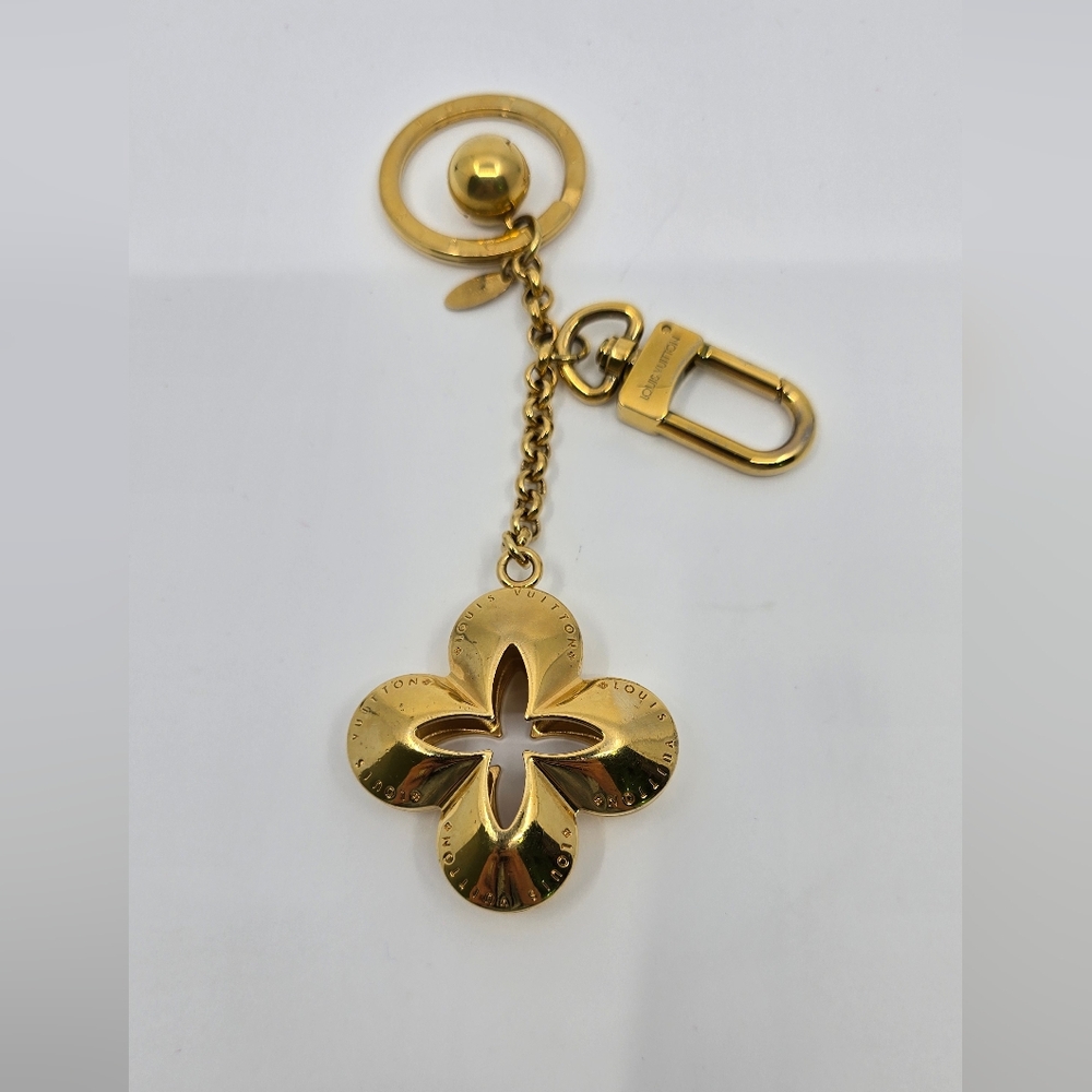 Louis Vuitton Gold Tone Monogram Flower Keychain / Card Holder Charm